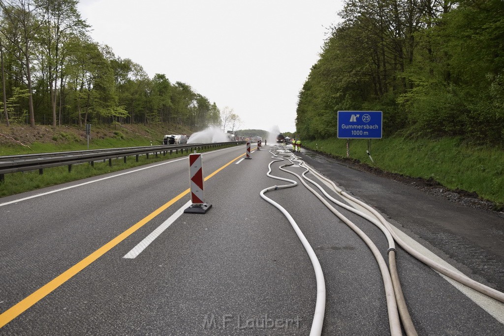 VU Gefahrgut LKW umgestuerzt A 4 Rich Koeln Hoehe AS Gummersbach P030.JPG - Miklos Laubert